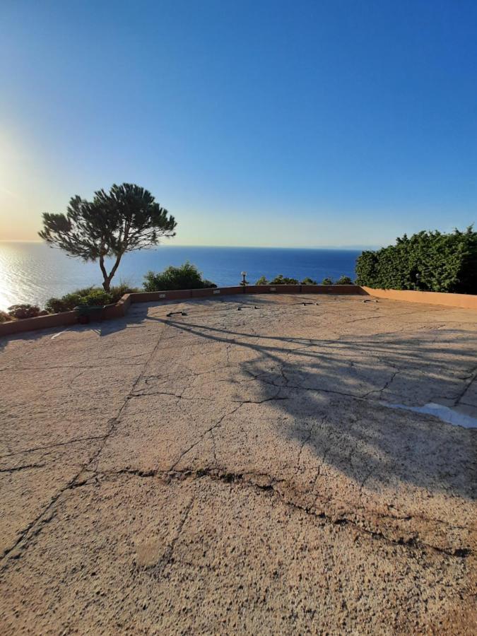 Villino Vista Mare Apartment Costa Paradiso Bagian luar foto